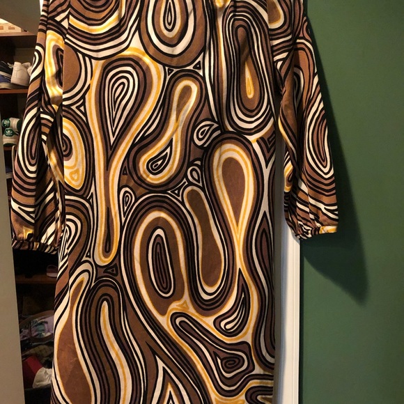 Retro dress!!! Very fun and flattering!!! - Picture 7 of 8